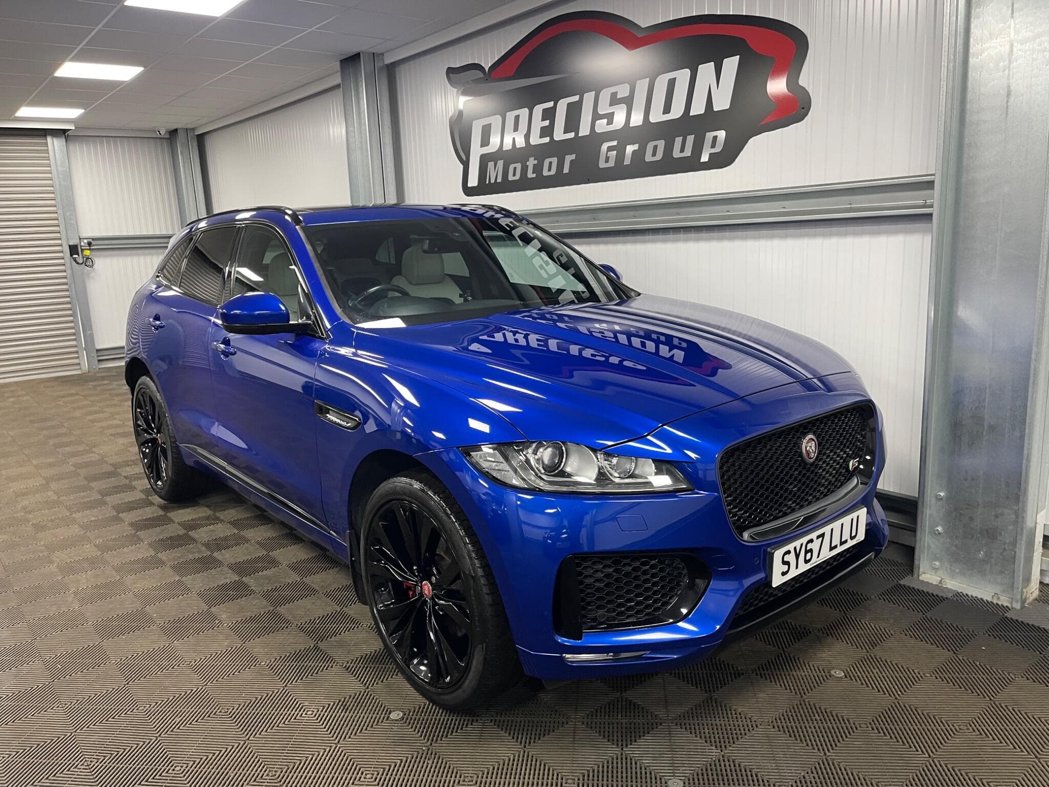 Jaguar F-PACE